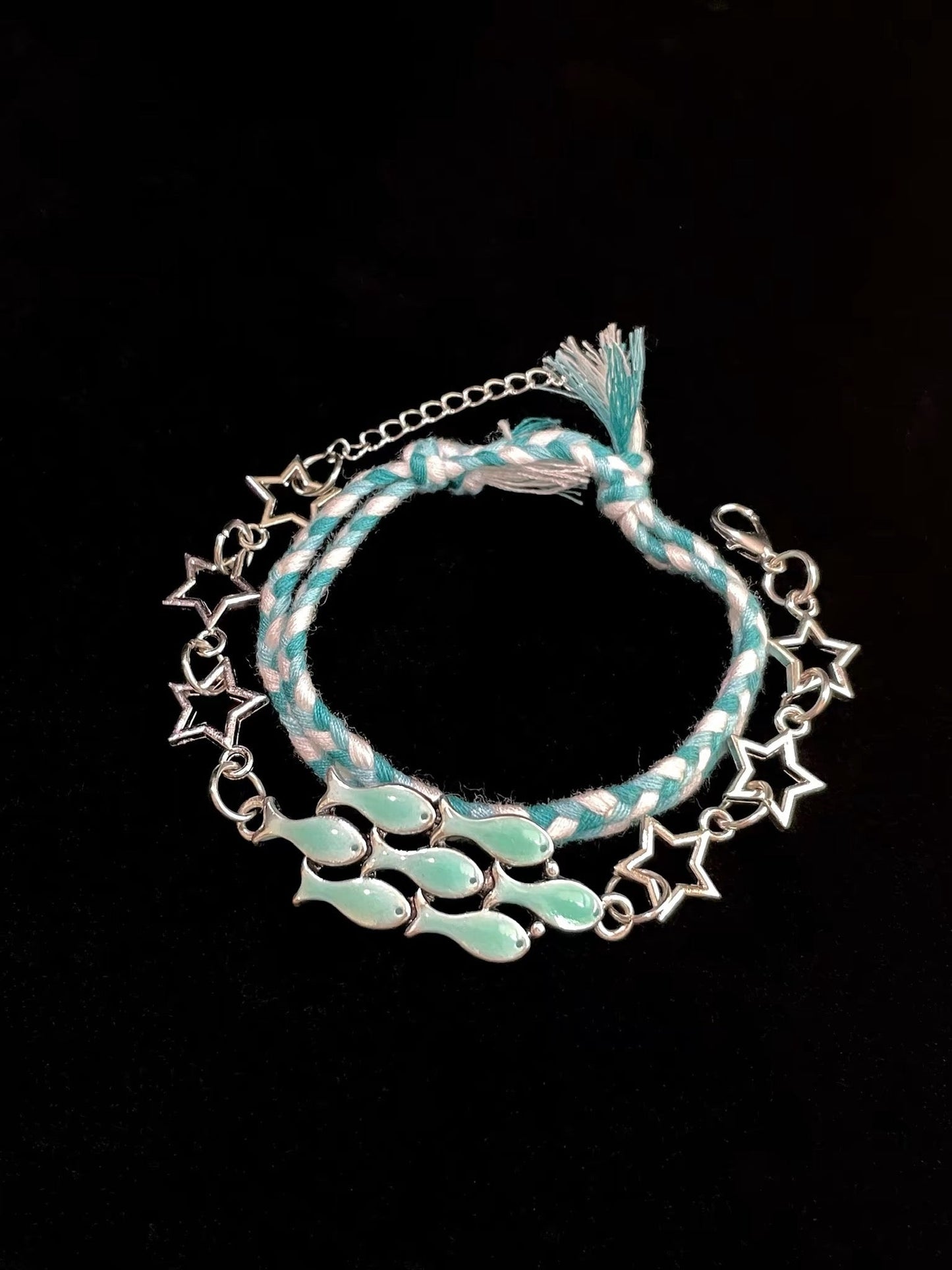🎁 seafoam fish bracelet (100% off)